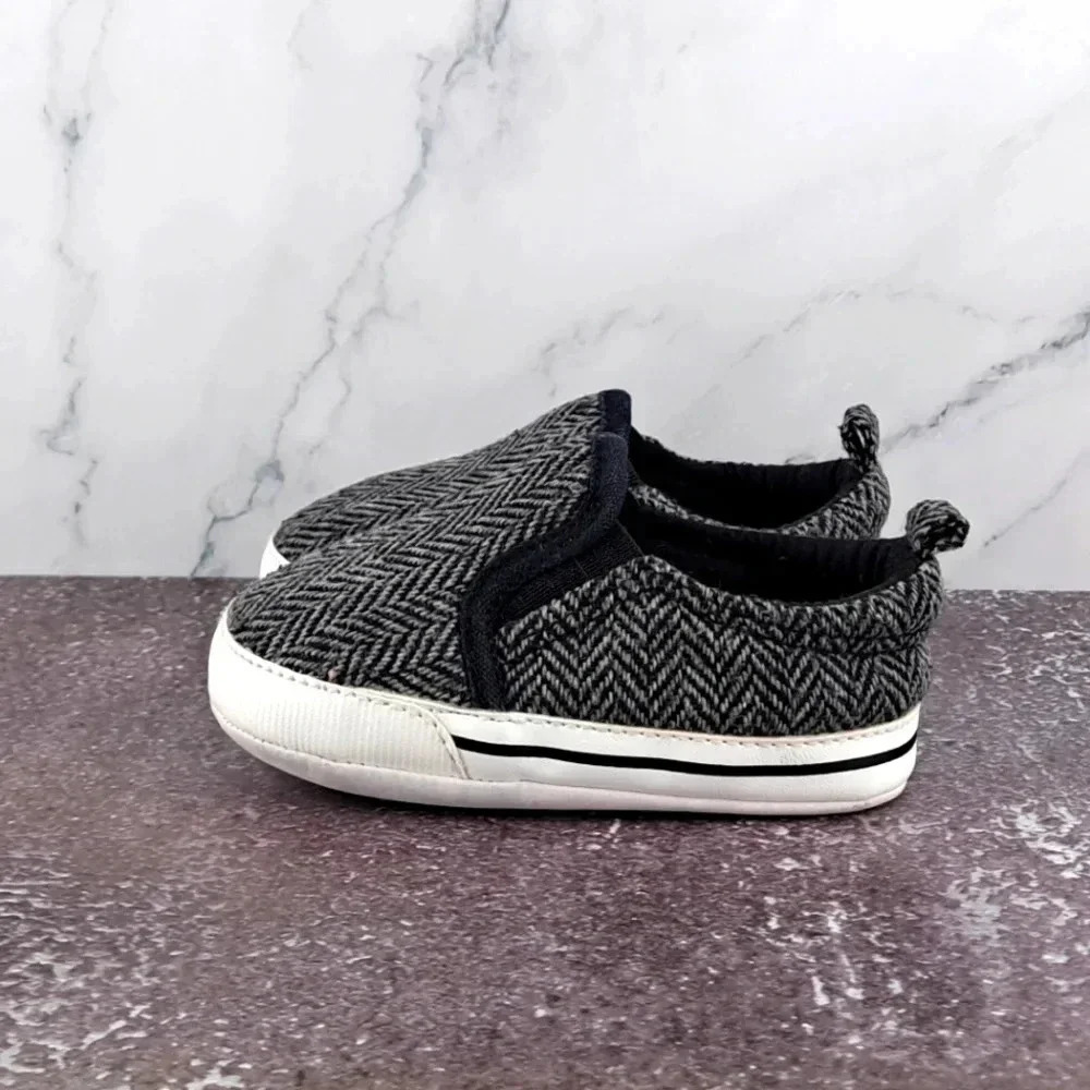 Carter's Infant Shoes - Grey - 6-9 month NWOT
